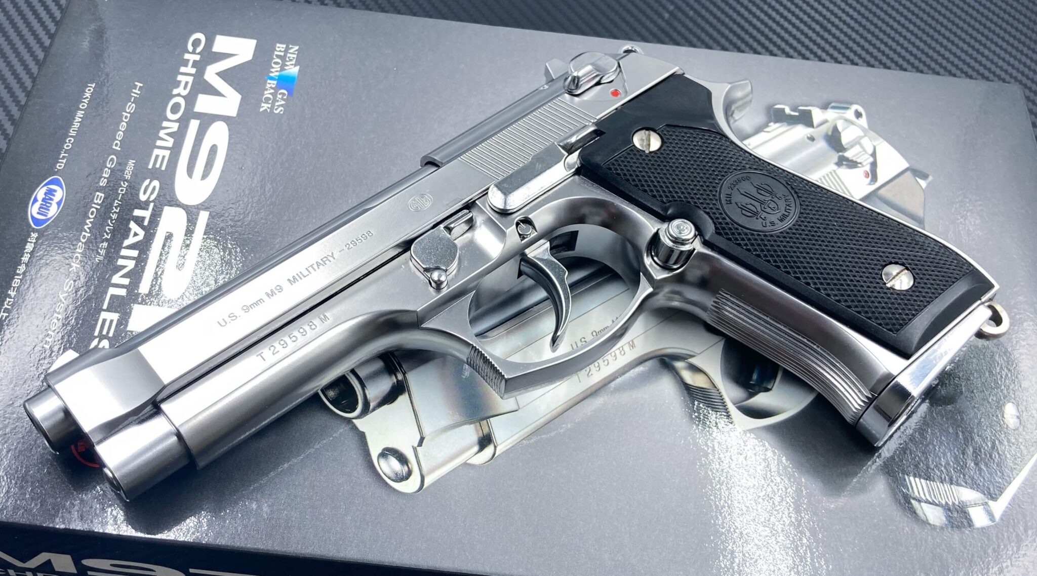 M92F クロームステンレスモデル ガスブローバック 東京マルイM92F